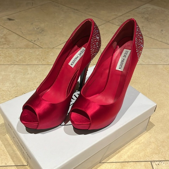 Steve Madden Shoes - WOW! Steve Madden Red Satin rhinestone heels
